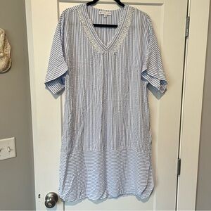 Eileen West Blue Stripe Nightgown. Size M EUC